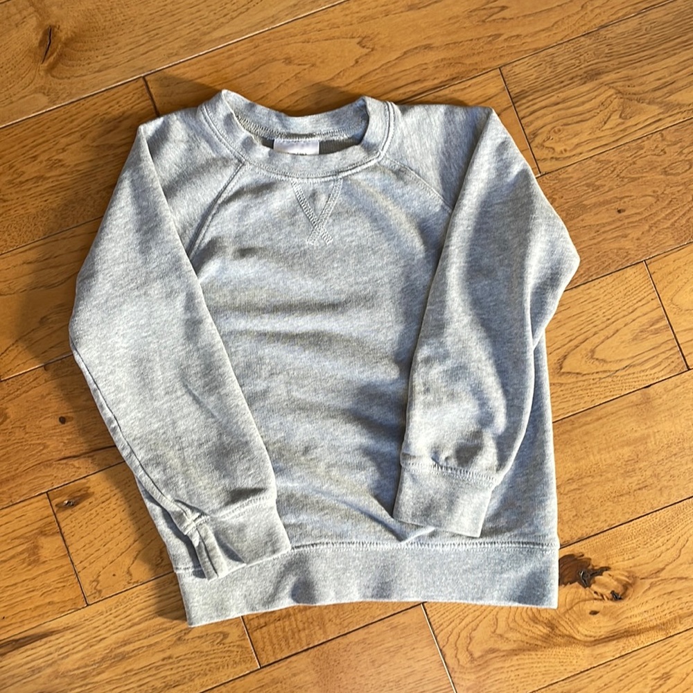 Hanna Andersson size 5 gray sweatshirt